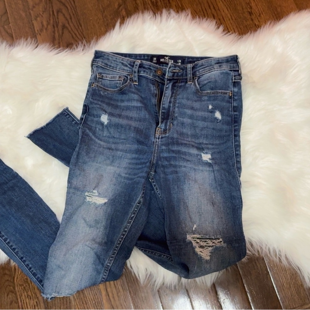 Hollister Women's Medium Blue Distressed Skinny Jeans